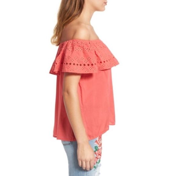 ✨ Misha Eyelet Embroidered Off-the-Shoulder Top✨ - Picture 4 of 5